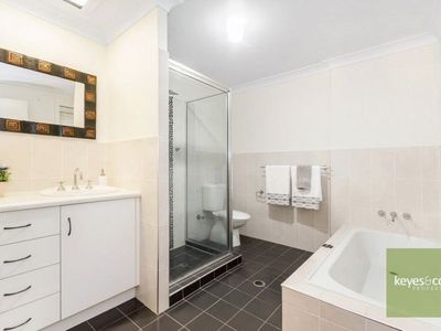 9 Casuarina Drive, Annandale