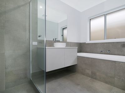 17 AXFORD BOULEVARD, Wodonga