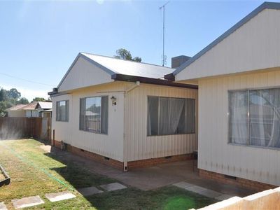 13 Thomson St, Forbes