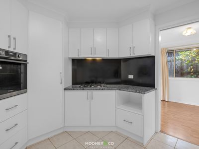 8 Artists Crescent, Narre Warren South
