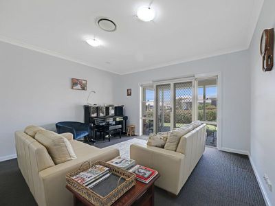 7 Sanctuary Place, Hillvue