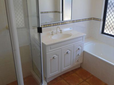 33 Jenkinson Drive, Annandale