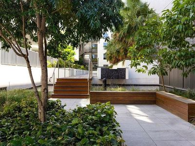 B413 / 810 Elizabeth Street, Waterloo