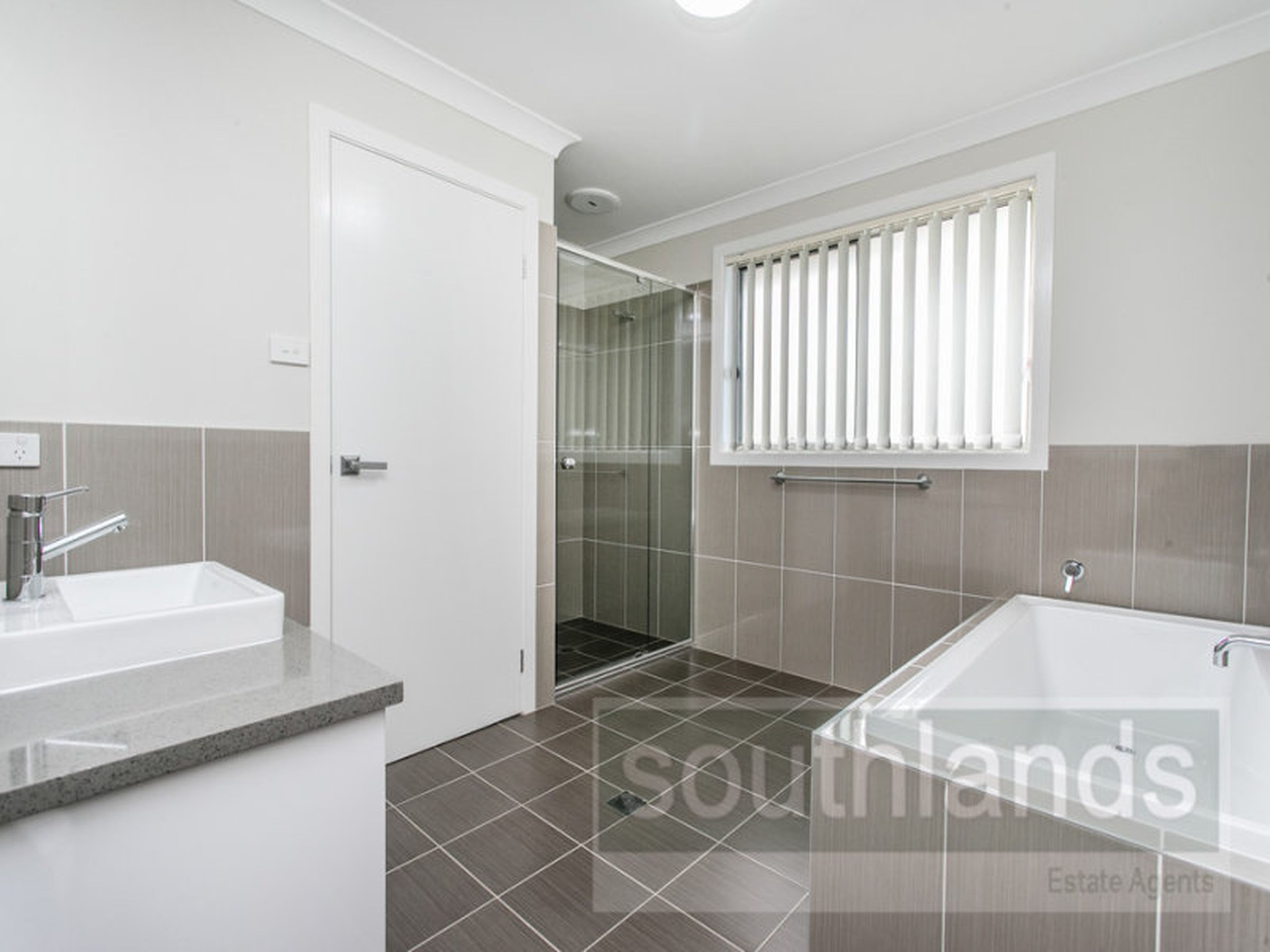 12A Cooee Avenue, GLENMORE PARK