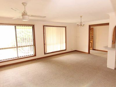 15 Belton Way, Forster