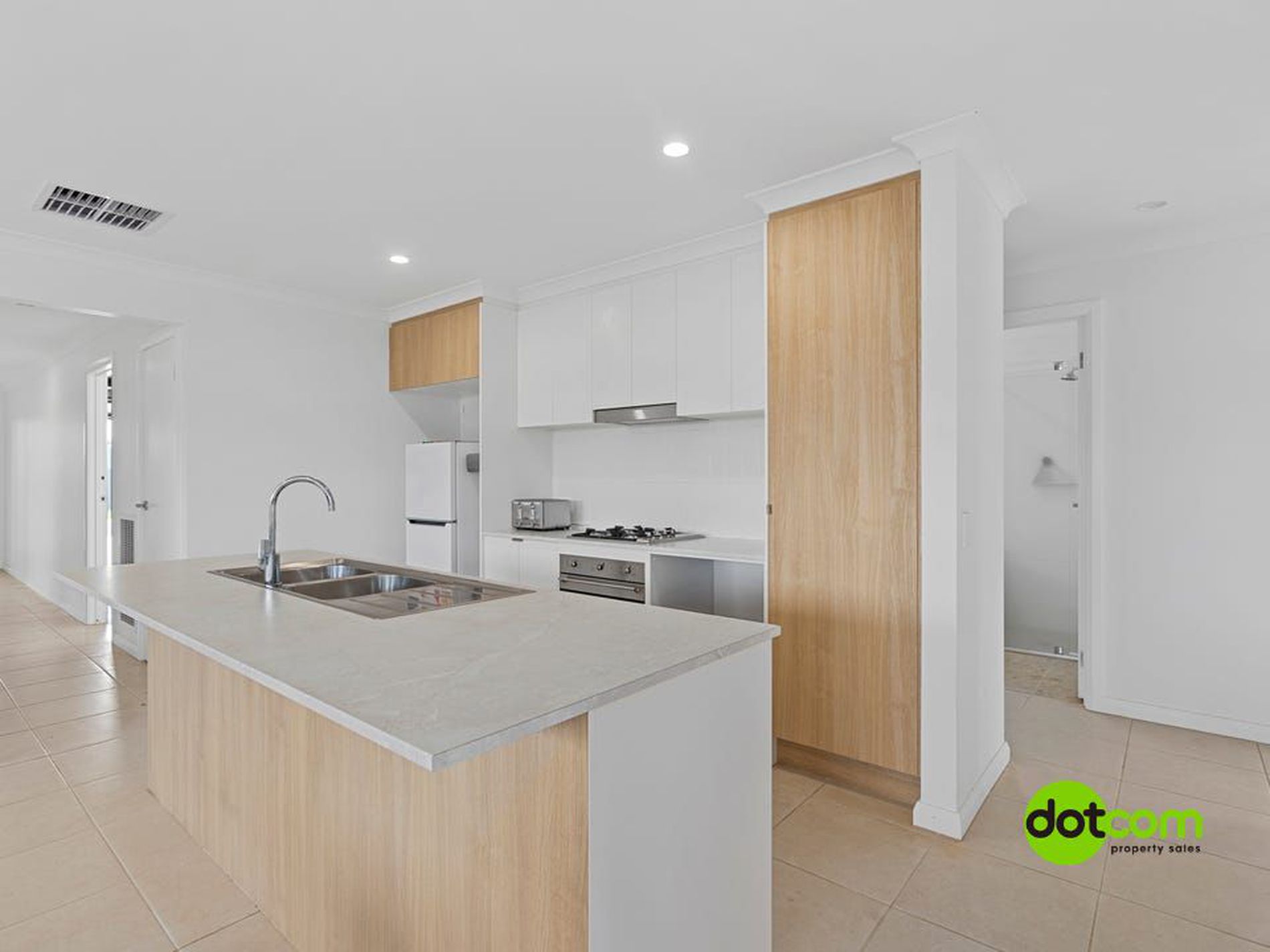 47 Lewis Crescent, Finley