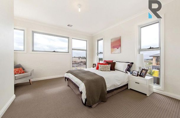 97 Horizon Boulevard, Greenvale