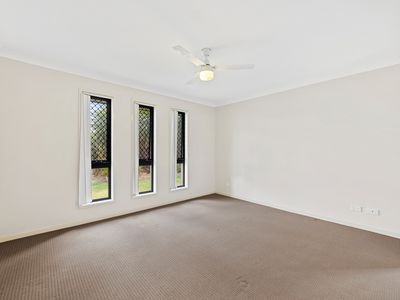 14 Goldenwood Crescent, Fernvale