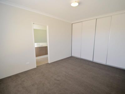 2 / 203 William Street, Beckenham
