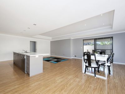 12 Holcombe Road, Warnbro