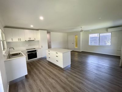 2 Lotus Place, Mooroobool