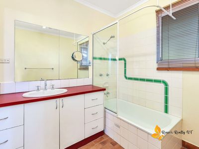 36 Moulden Terrace, Moulden