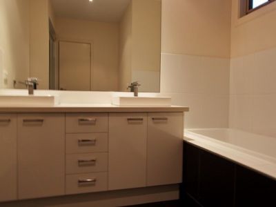 2 / 1 Eva Street, Clayton