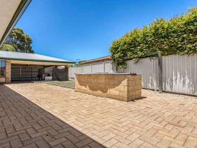33 Redheart Drive, Thornlie