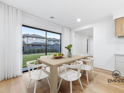 6 Heart Loop, Clyde North