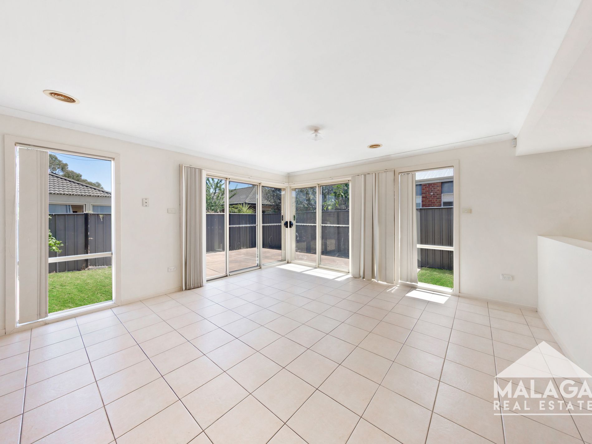 24 Gosford Gardens, Derrimut