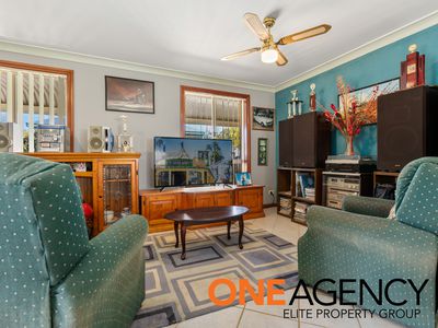 16 Dorothy Avenue, Basin View