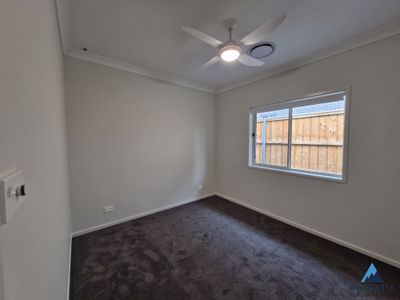 2 / 94 Settlers Boulevard, Chisholm