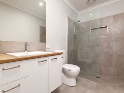 49 MURRAY WAY, West Wodonga
