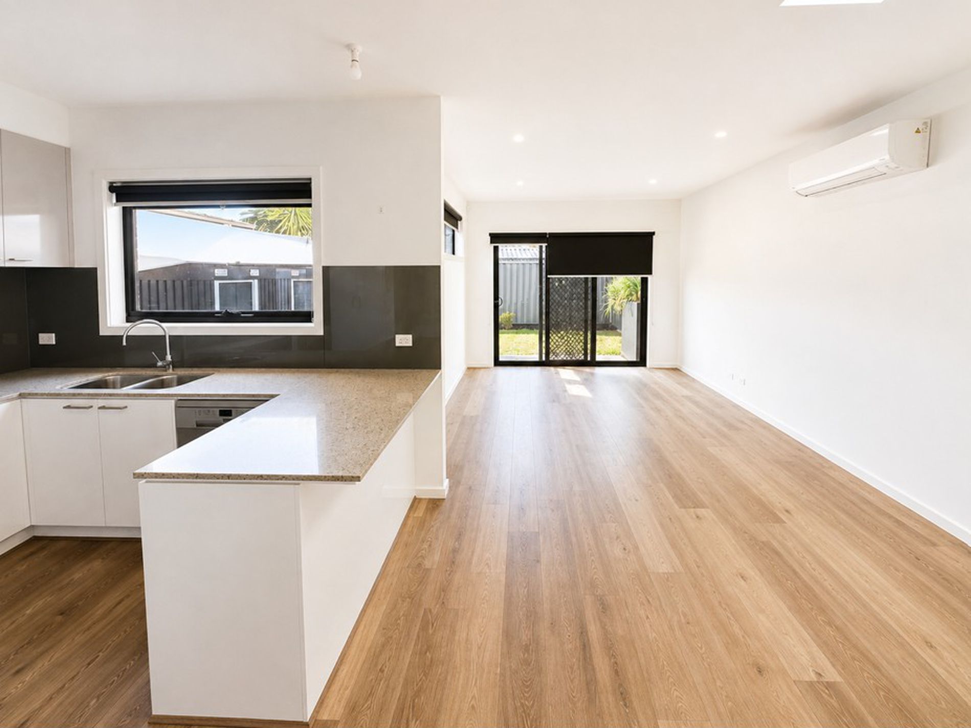 35A Hindmarsh Drive, Manor Lakes
