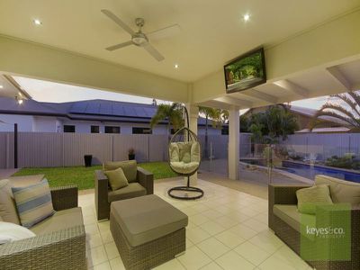 2 Heliconia Court, Mount Louisa