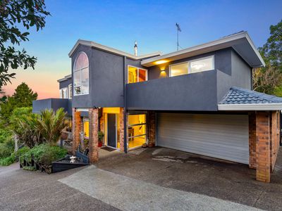 2/962 Beach Road, Torbay