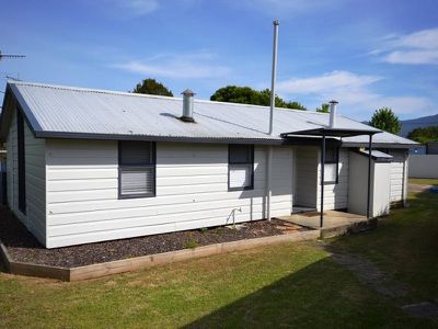 39 Freeburgh Avenue , Mount Beauty