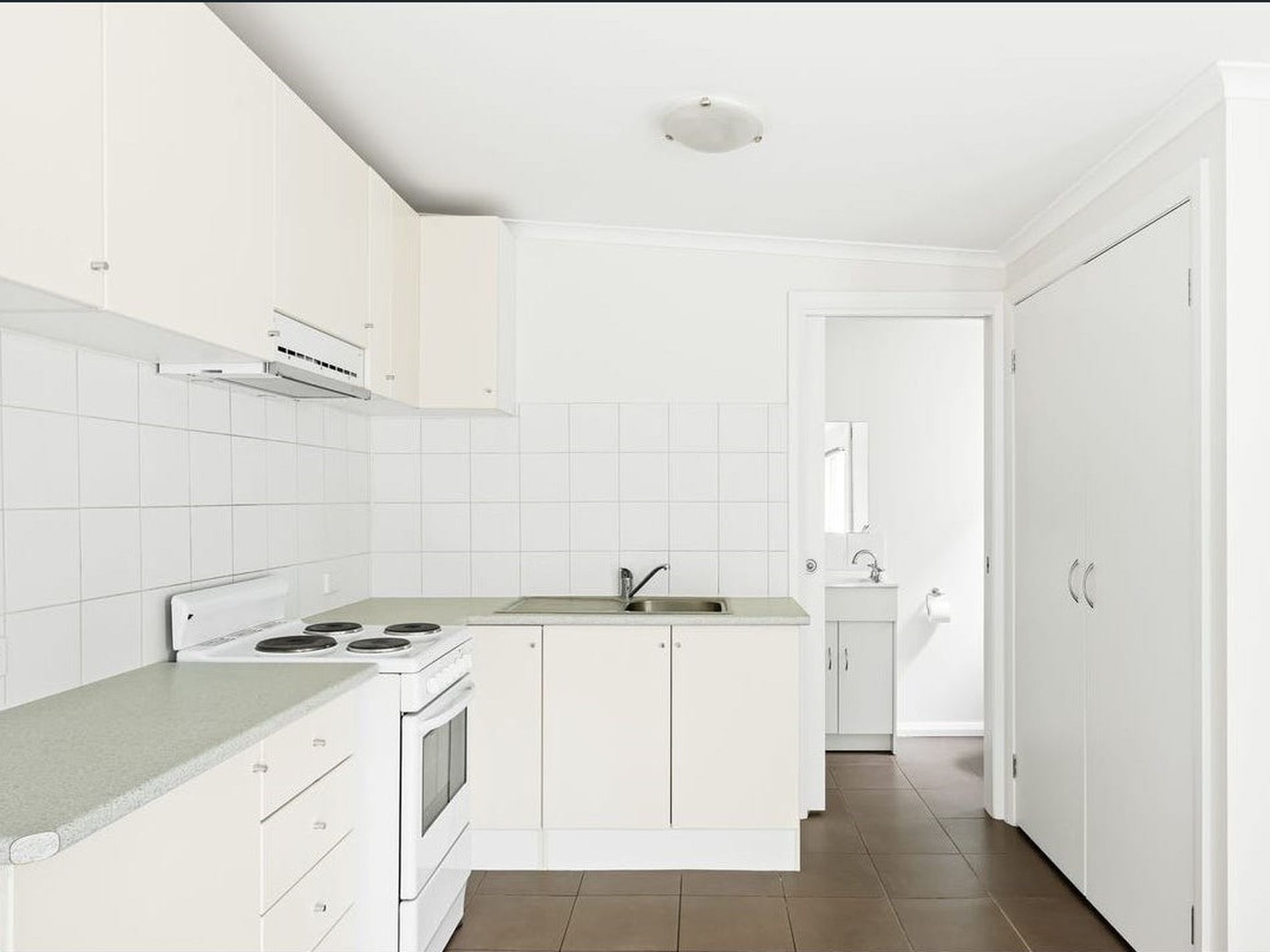 3 / 12 Market Road, Werribee