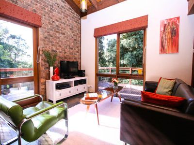 65 Eucalyptus Road, Eltham