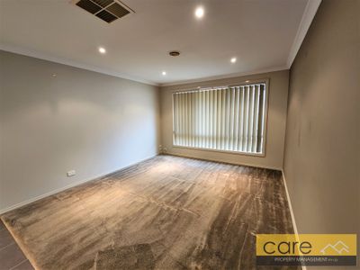 8 Sigvard Boulevard, Hallam