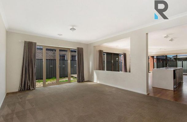493 Grand Boulevard, Craigieburn