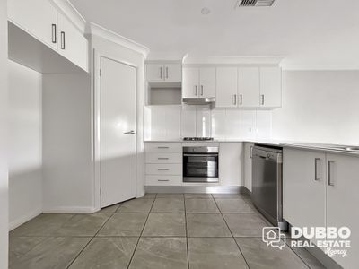 13a Lansdowne Drive, Dubbo