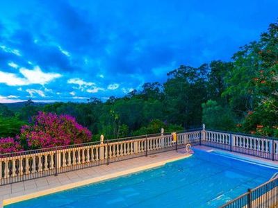 160 Kloske Road, Burbank