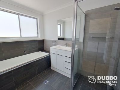 44 Holmwood Drive, Dubbo