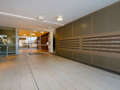 802 / 9 Tully Road, East Perth