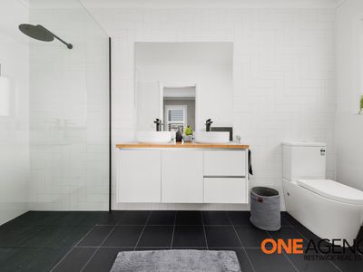 15 Lew Avenue, Eglinton