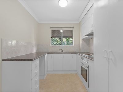 1 / 12 Auburn Terrace, Indooroopilly