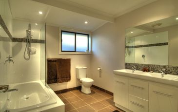 373 Beaconsfield Emerald Road, Guys Hill