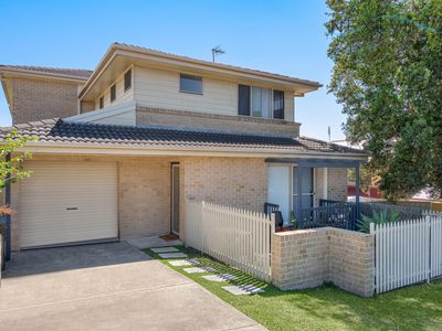 1 / 6 Brown Street, Adamstown