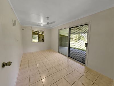 345 Midge Point Road, Bloomsbury