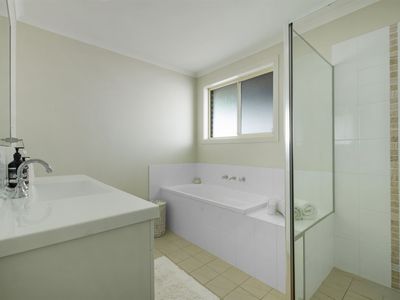 2 & 2a Huntingdale Drive, Mollymook