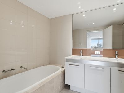 601 / 30 The Circus, Burswood