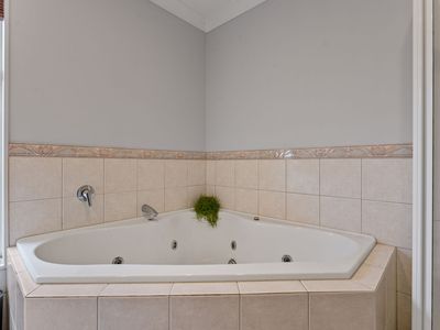 12 Stonedge Lane, Rosedale