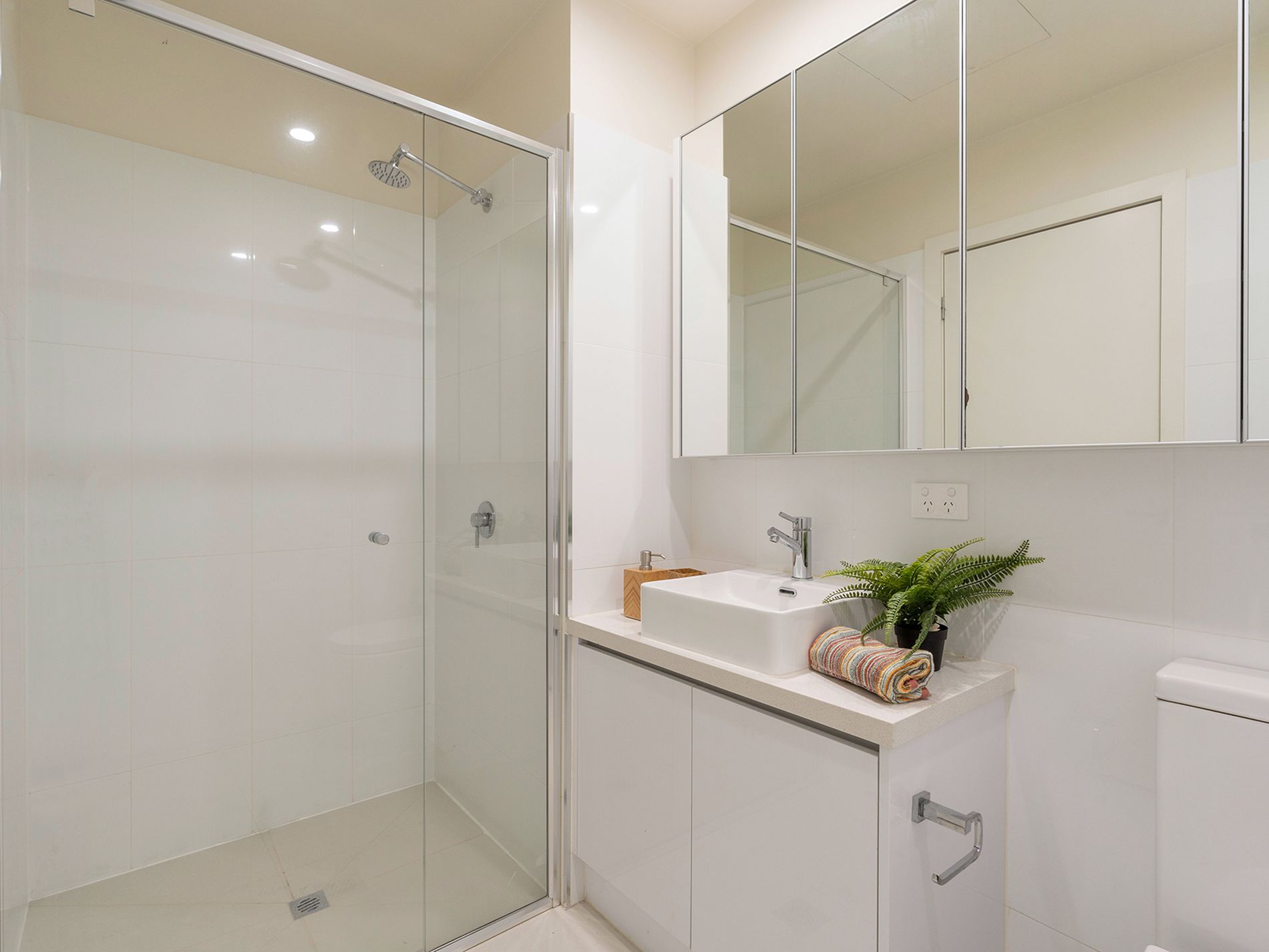 2 / 13 South Street, Hadfield