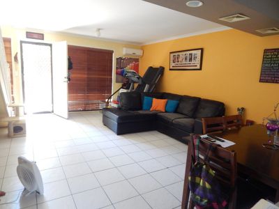 9 / 4 Lillian Street, Redbank Plains