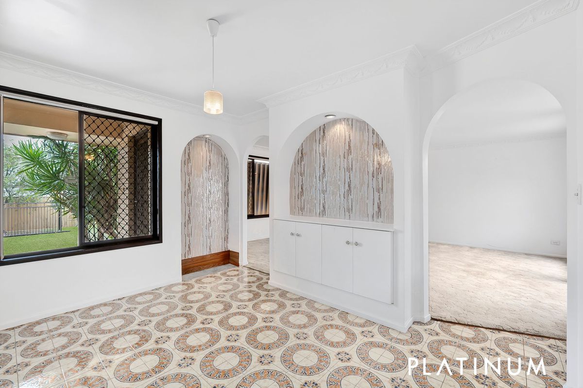 10 Barklya Place, Palm Beach