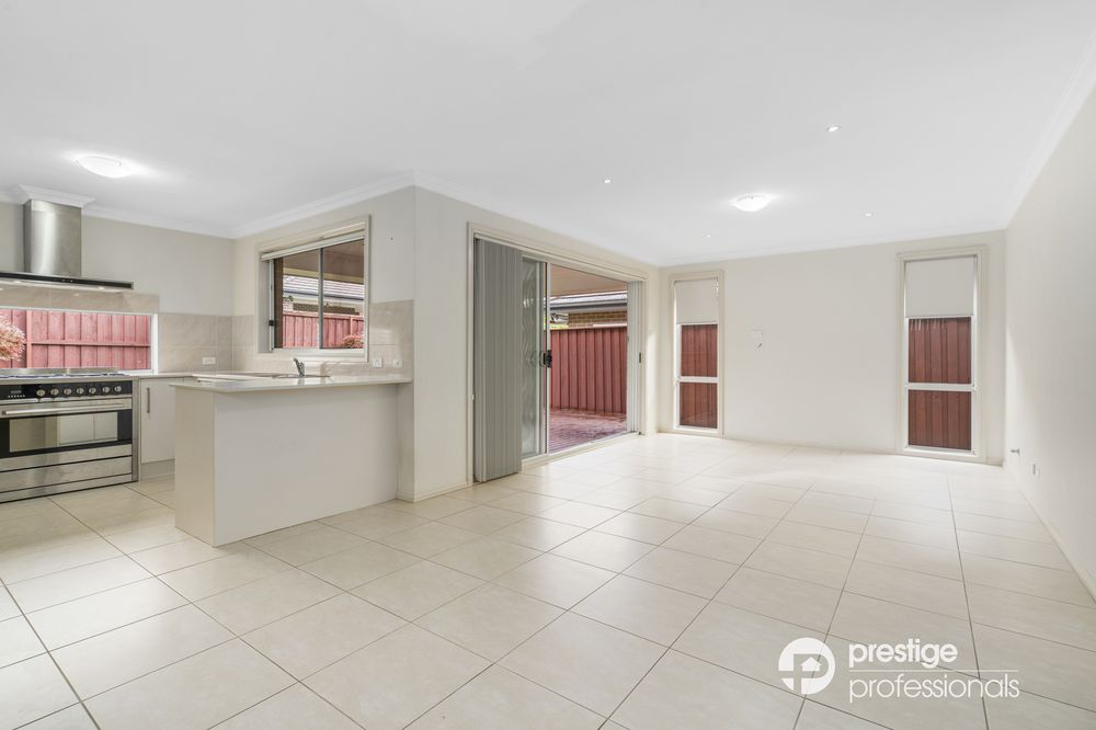 15 Fairway Close, Moorebank