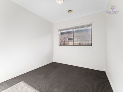 13 Aylesbury Avenue, Truganina