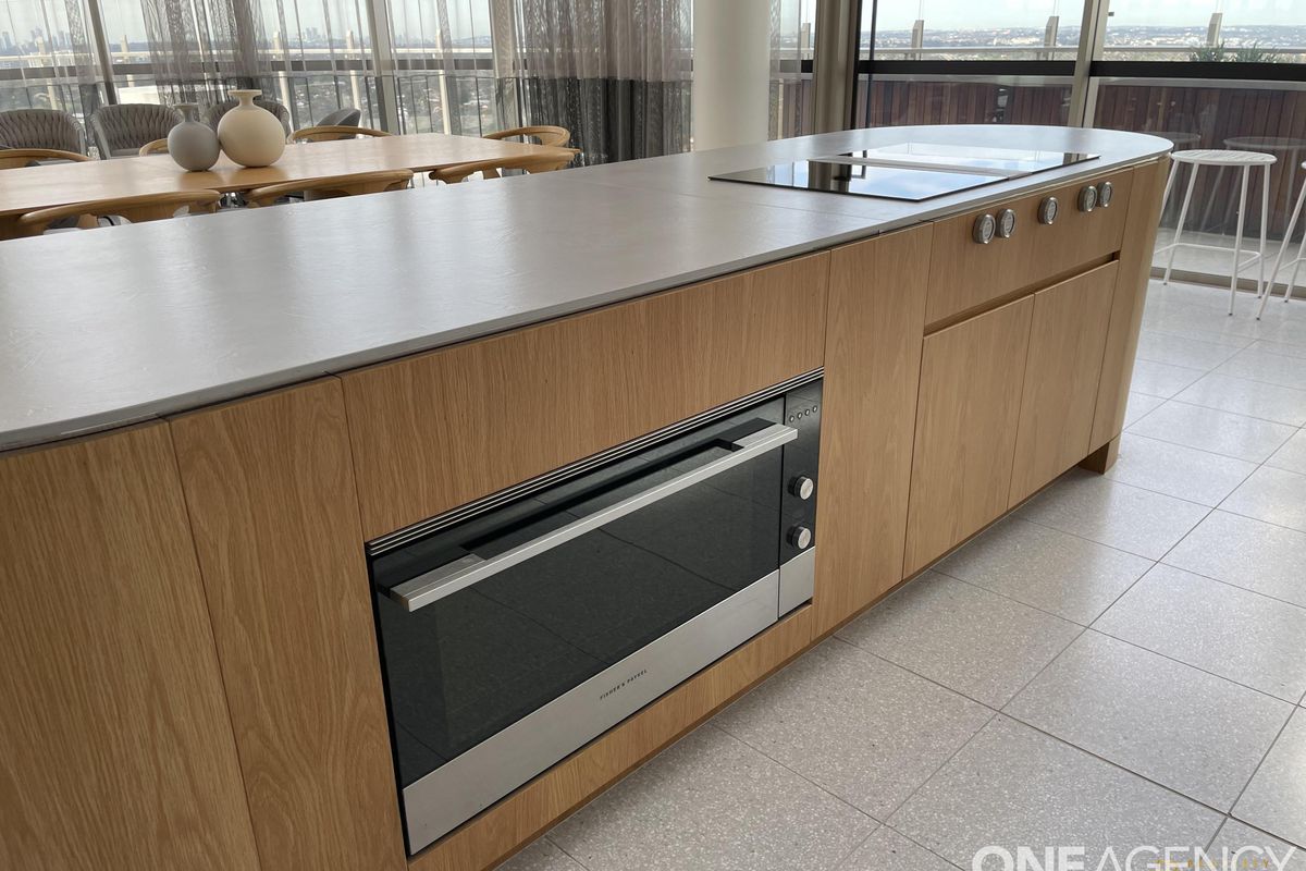 1601 / 8 Chambers Court, Epping