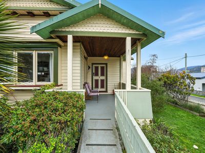 8 New Road, Franklin